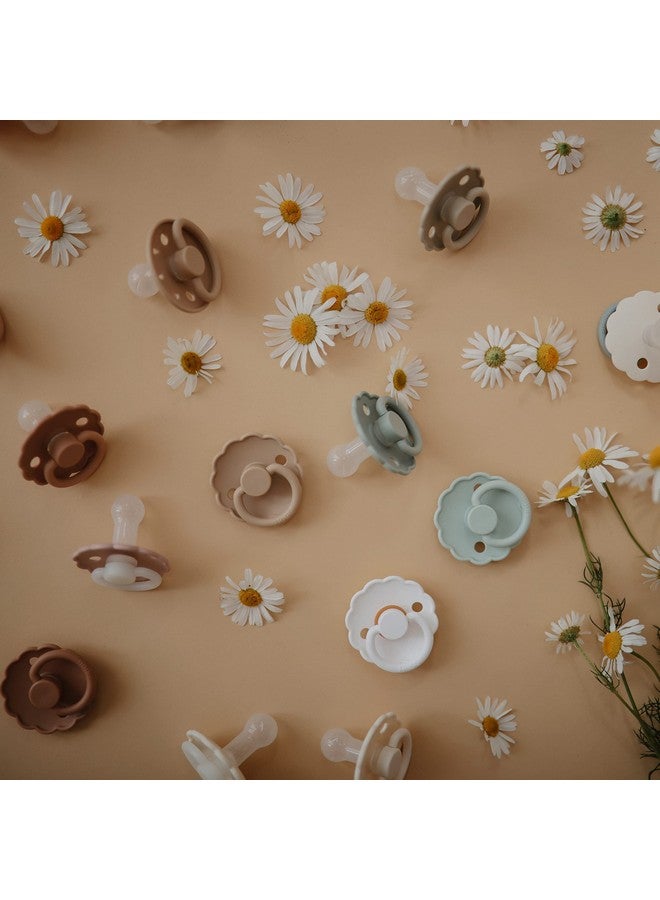 فريج لهاية فريج ديزي سيلكيس سوفت من السيليكون للأطفال | صنع في الدنمارك | خالية من مادة BPA (لون حلوى القطن/حجر الرمل، من 0 إلى 6 أشهر) - Image 3