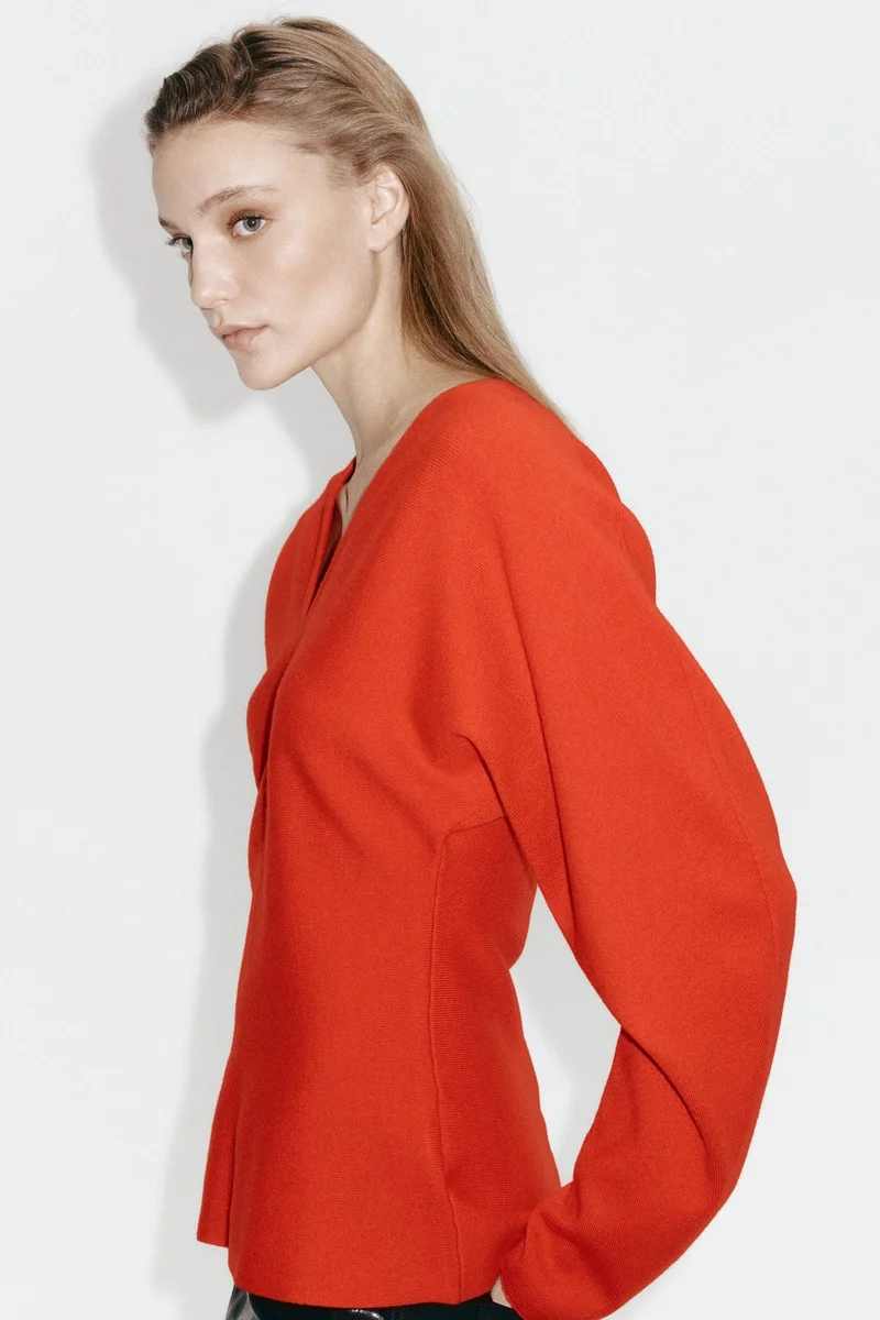 H&M Knitted V-neck top