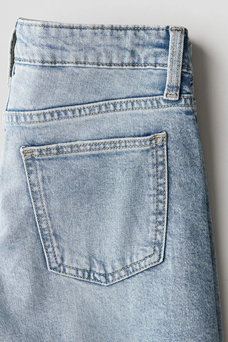 اتش اند ام جينز بخصر منخفض بقصّة ساق واسعة