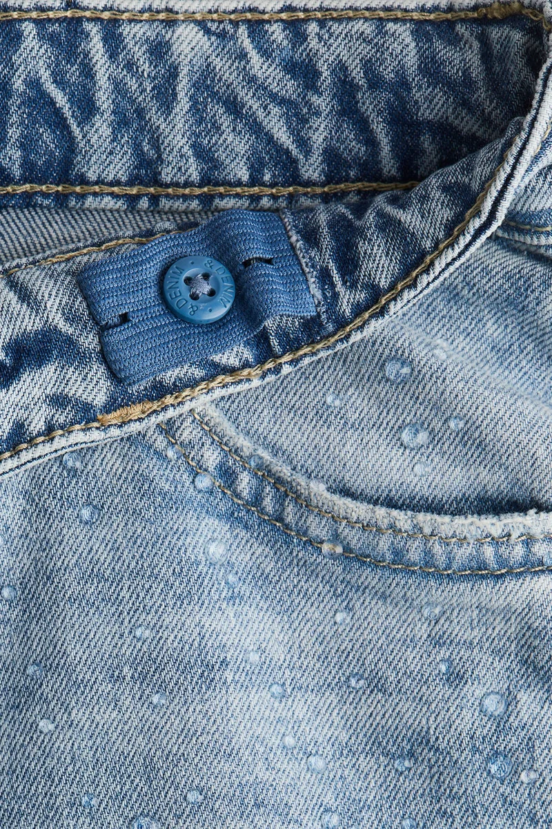 اتش اند ام جينز بخصر منخفض بقصّة ساق واسعة