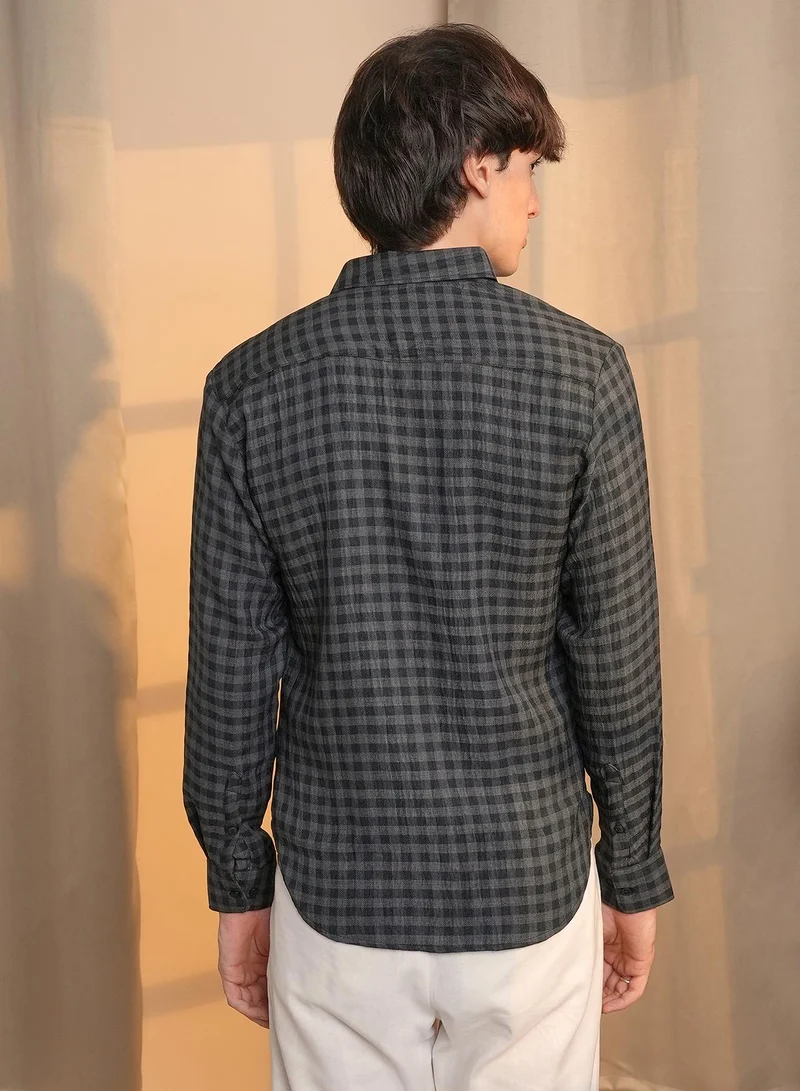 Campus Sutra Men's Charcoal Grey Gingham Shirt