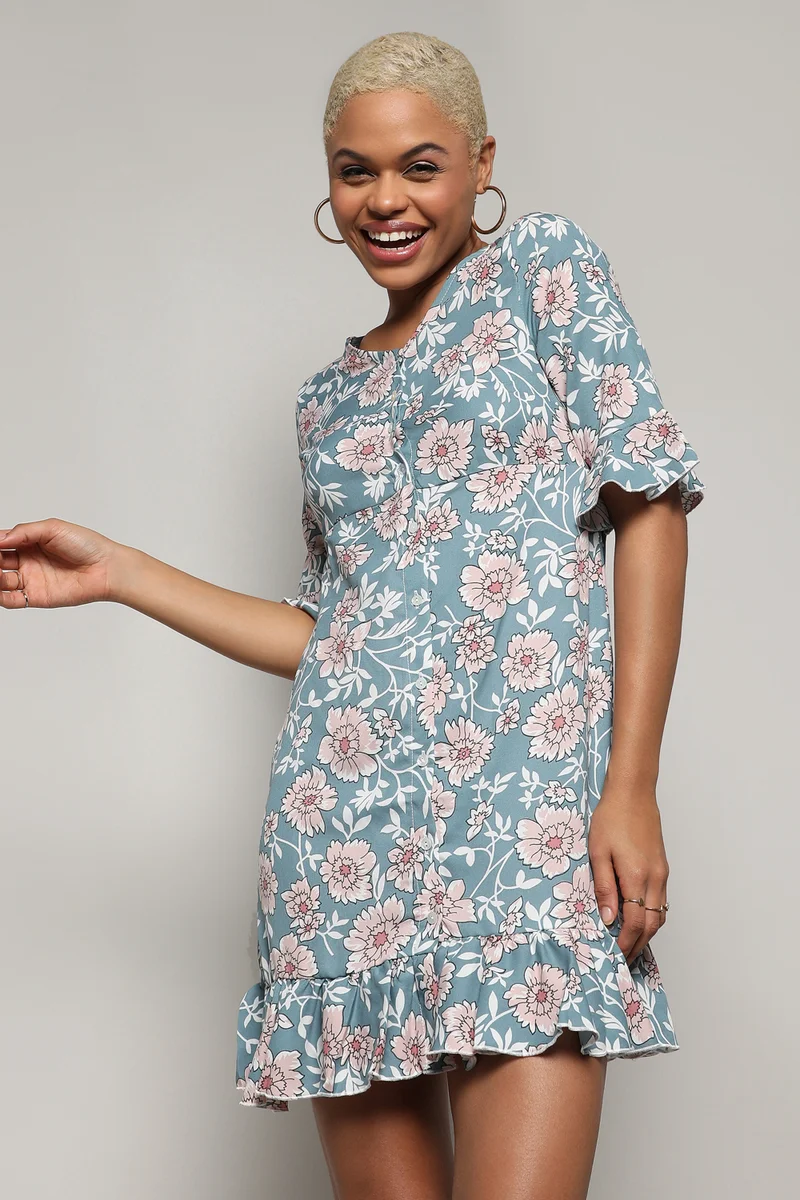 كامبوس سوترا فستان نسائي أخضر مريمي بنقشة زهور مجمعة للارتداء الكاجوال بياقة على شكل حرف  وأكمام قصيرة وإغلاق بالسحب مصنوع من الكريب بتصميم مريح للارتداء اليومي