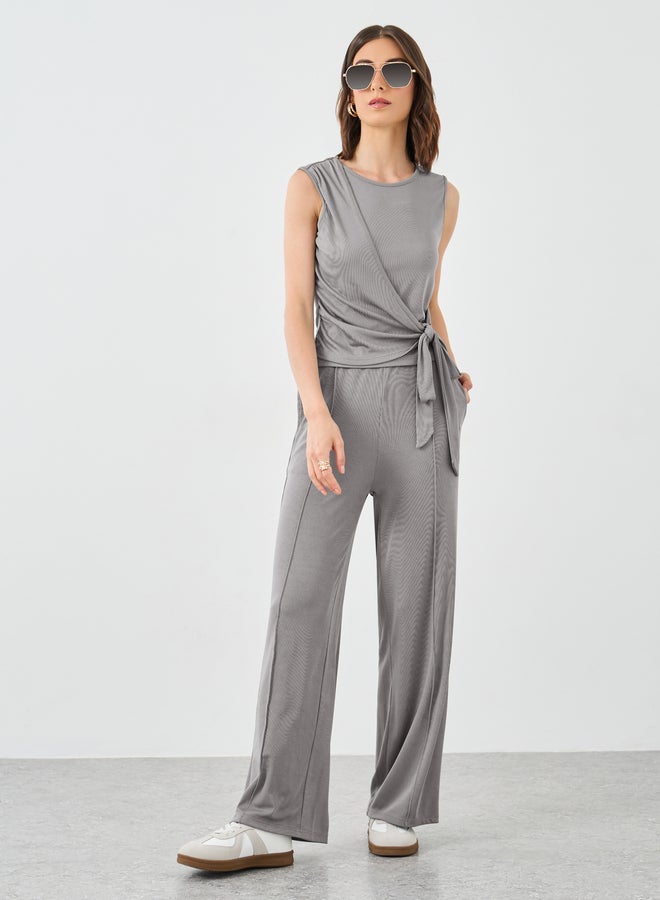 تايك تو طقم بلوزة بلا أكمام بخصر مربوط وسروال مستقيم - Image 2