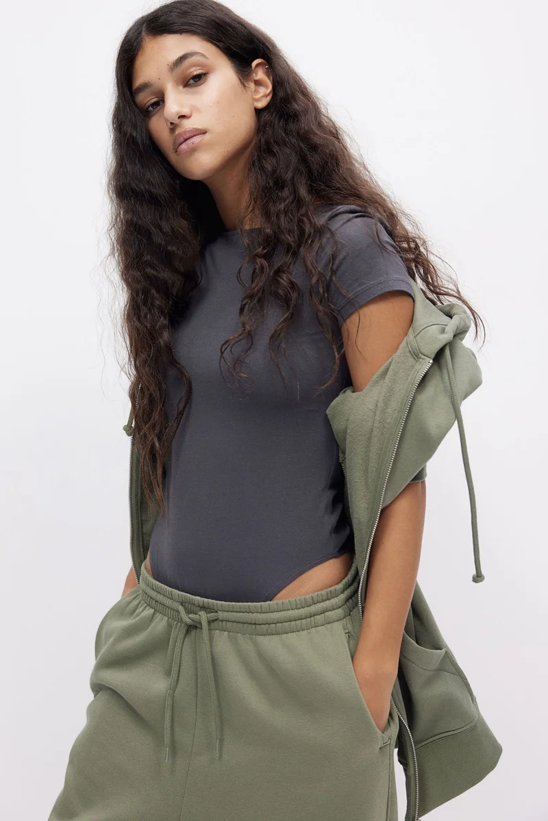 اتش اند ام بنطلون رياضي بخصر عالٍ