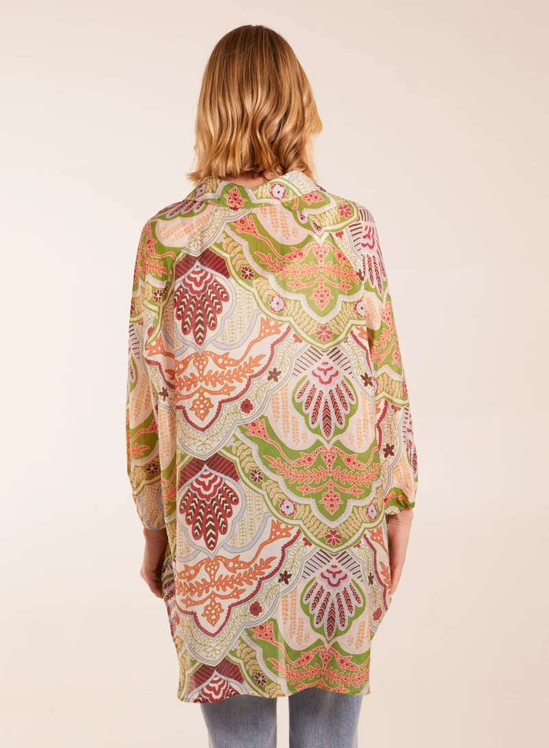 بلو فانيلا قميص بطبعة تجريدية