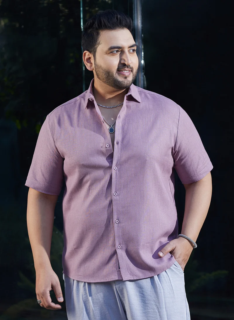 انستافاب بلس قميص قطني رجالي بلون لافندر سادة مقاس بلس للملابس الكاجوال بياقة سبيد وأكمام قصيرة عادية وإغلاق بأزرار