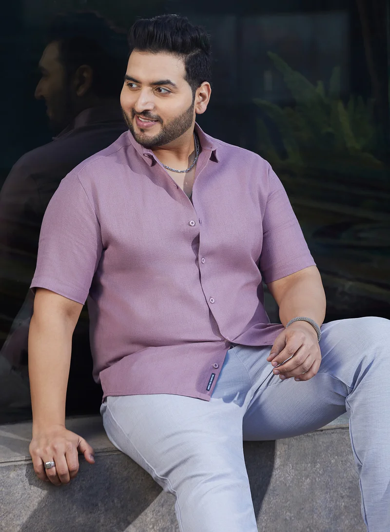 انستافاب بلس قميص قطني رجالي بلون لافندر سادة مقاس بلس للملابس الكاجوال بياقة سبيد وأكمام قصيرة عادية وإغلاق بأزرار