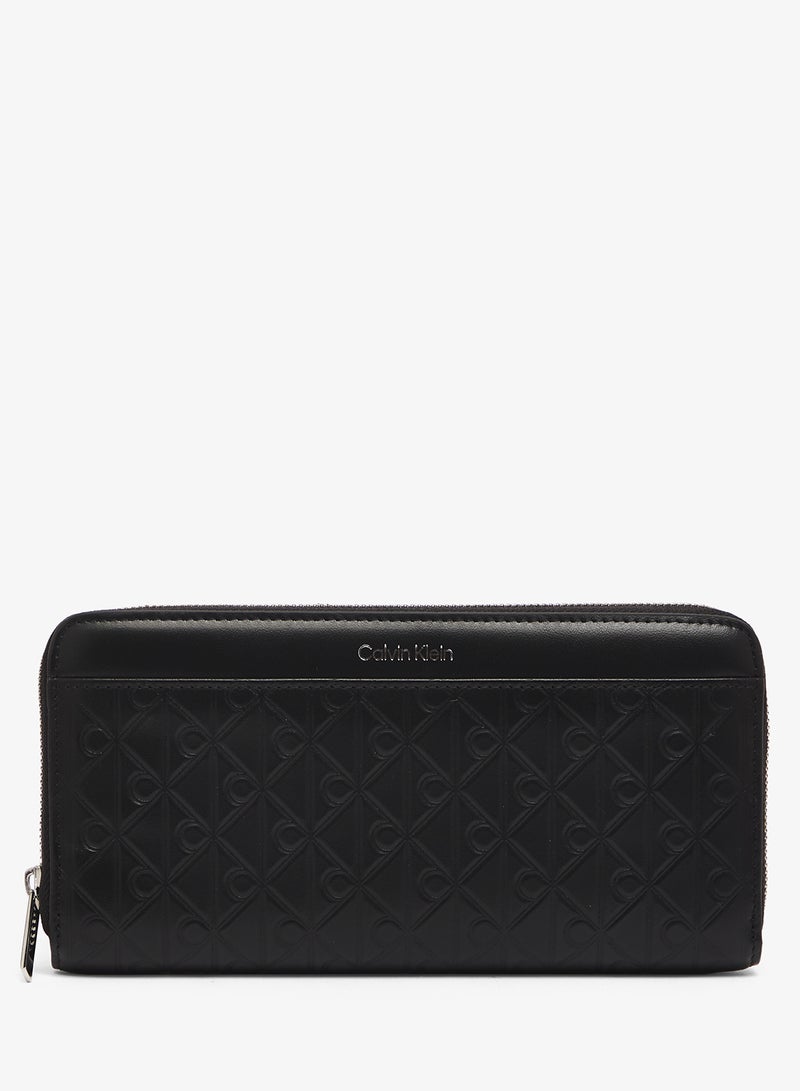 كالفن كلاين محفظة طويلة بسحاب ونقش - Image 1