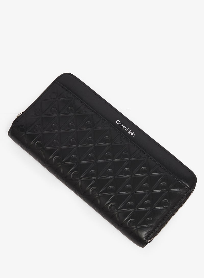 كالفن كلاين محفظة طويلة بسحاب ونقش - Image 2