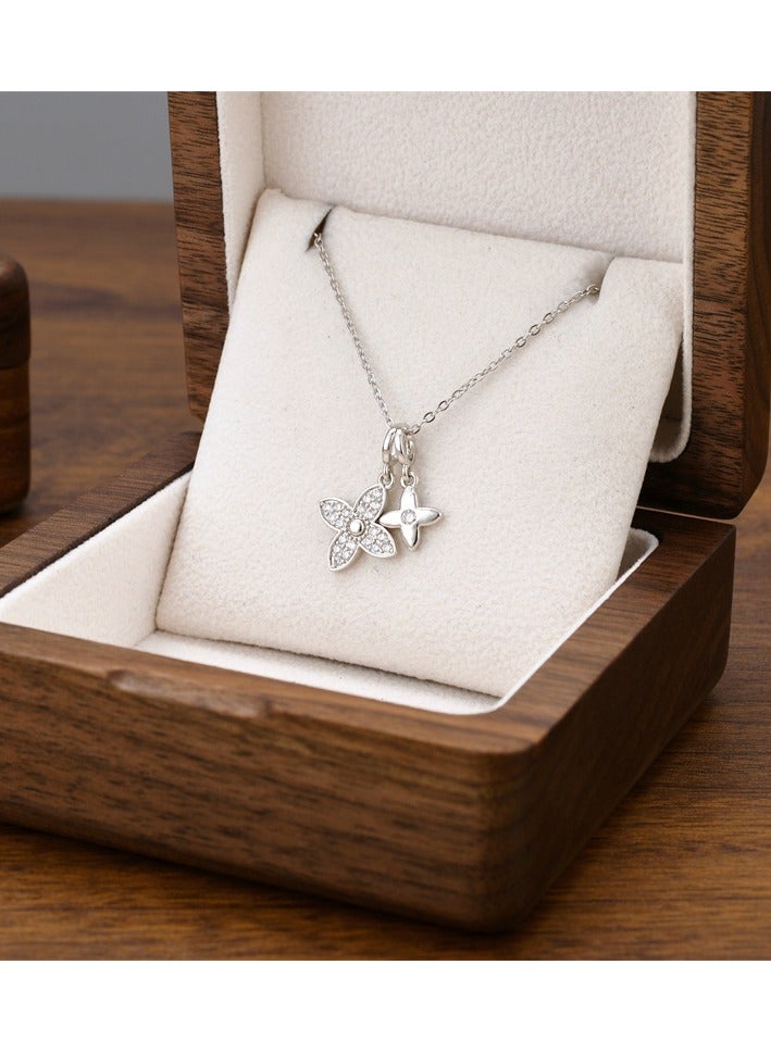 Women's Necklace in the Shape of a Four Leaf Clover, Minimalist Style Collarbone Necklace - Image 1