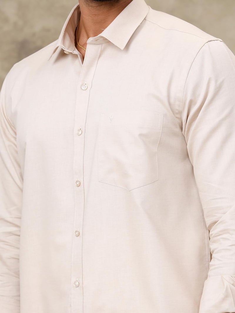 RAMRAJ COTTON رامراج كوتون قميص رجالي من مزيج القطن بأكمام كاملة بلون موحد مع حدود متناسقة ودوتي (بيج_1; 44) - Image 4