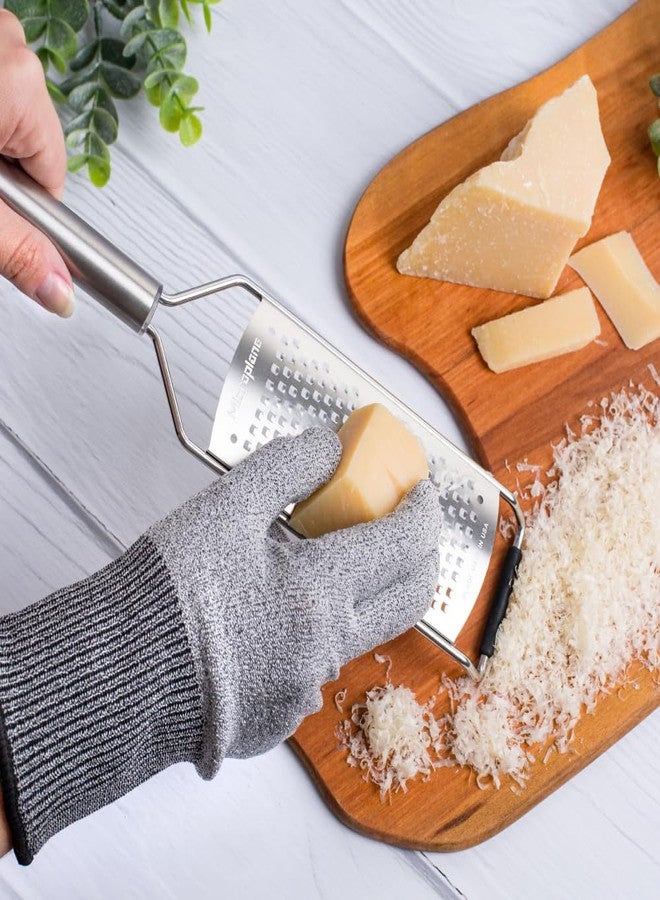 ميكروبلان مبشرة مطبخ مايكروبلين الاحترافية الجديدة ذات الشفرات الخشنة للجبن والجزر والزنجبيل وجوز الهند والمكسرات والفجل الحار، بشفرات من الفولاذ المقاوم للصدأ - صنع في الولايات المتحدة الأمريكية - Image 4