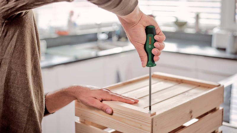 BOSCH Screwdriver PZ2 x 125mm | Extended Reach | Durable | Comfortable Grip | Magnetic PZ2 Tip, 1 pc, Green - Image 3