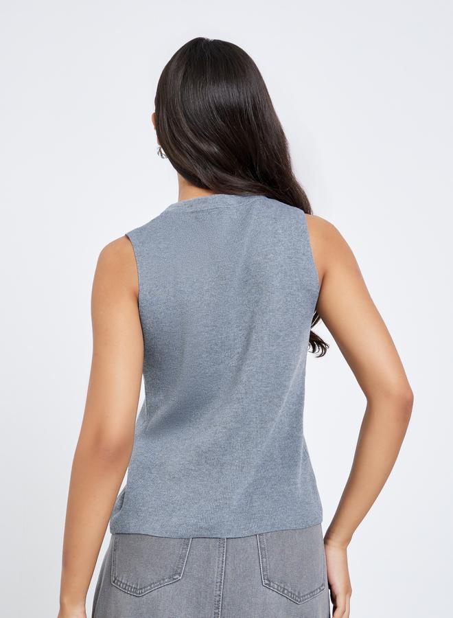 Styli Grey Knit Sleeveless Vest With Metal Accent - Image 4
