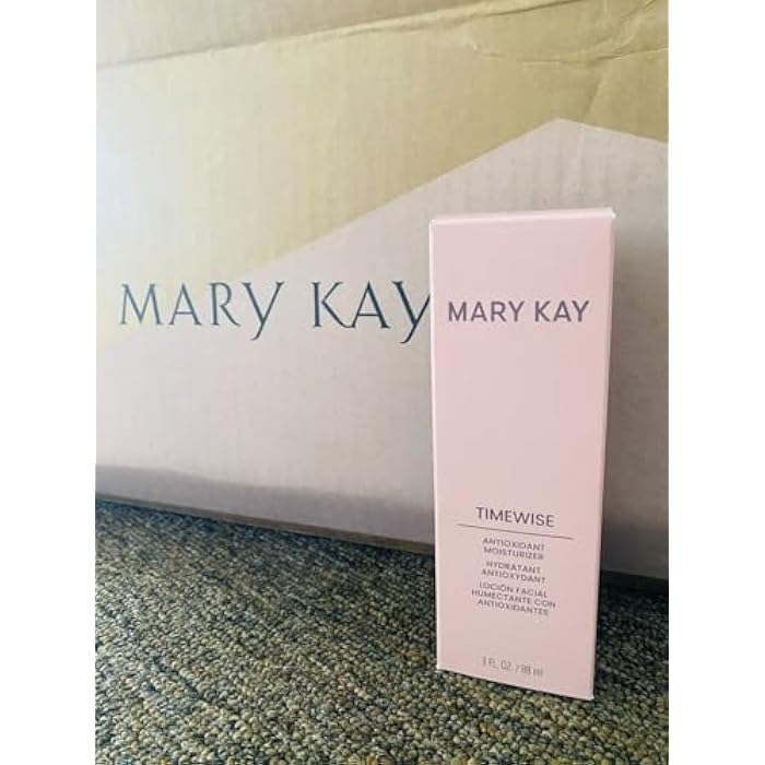 Mary Kay TimeWise Age Fighting Moisturizer combination/oily - Image 1