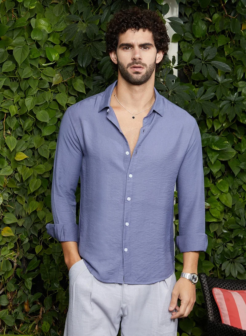 Campus Sutra Men's Cornflower Blue Breezy Wrinked Relaxed Shirt For Casual Wear | Spread Collar | Long Cuffed Sleeves | Button Closure | Shirt Crafted With Comfort Fit For Everyday Wear