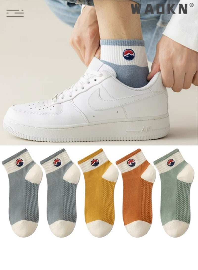 دبليو أيه أو كي أن جوارب رياضية للرجال والنساء (عبوة من 5 قطع) - قصة قصيرة، مقاومة للعرق، مقاومة للرائحة، مريحة طوال المواسم - مثالية لأنماط الحياة النشطة والجري والارتداء اليومي - مجموعة الجوارب المثالية للرجال - Image 1