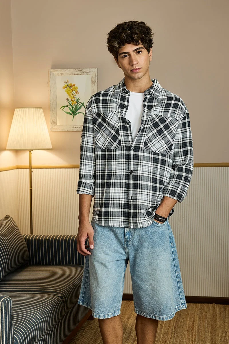 سنيتش قميص خارجي فضفاض من الفلانيل الأسود