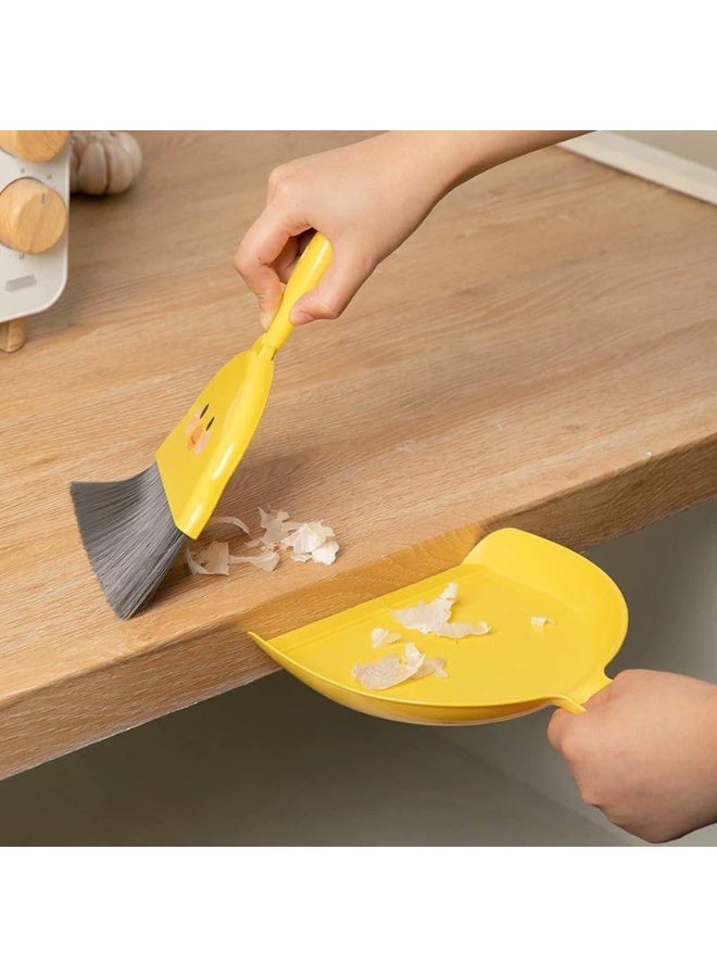 Duck-shaped dustpan and brush set Imported product, exquisite and very chic Also, it will help you encourage your children to help you Very cute, available only in yellow And at an exclusive price only - Image 2