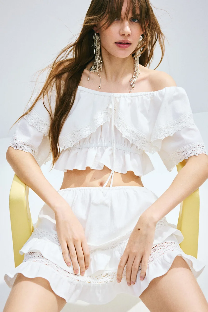 H&M Lace-trimmed crop top