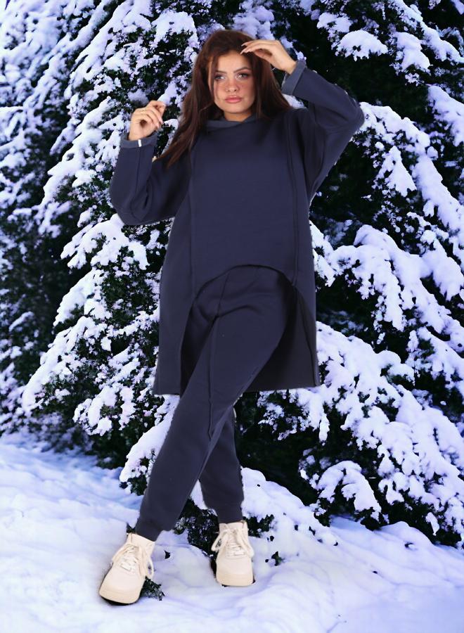 Women's Winter Elegance (M Size) Pajamas with Fleece Fabric and Extra Lining for Warmth, Winter 2024 Style, High-Quality Fabrics and Soft Materials for a Comfortable and Stylish Experience