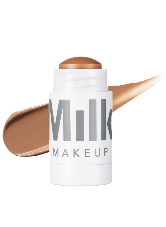 ميلك ميكب قلم برونزر كريمي مطفي من ميلك ميك أب - لون برونزي فاتح (Dazed) 5.7 غرام - برونزر كريمي قابل للتكثيف والدمج لإطلالة دافئة طبيعية - Image 1