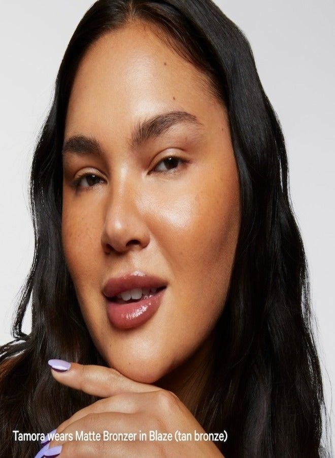 ميلك ميكب قلم برونزر كريمي مطفي من ميلك ميك أب - لون برونزي فاتح (Dazed) 5.7 غرام - برونزر كريمي قابل للتكثيف والدمج لإطلالة دافئة طبيعية - Image 4