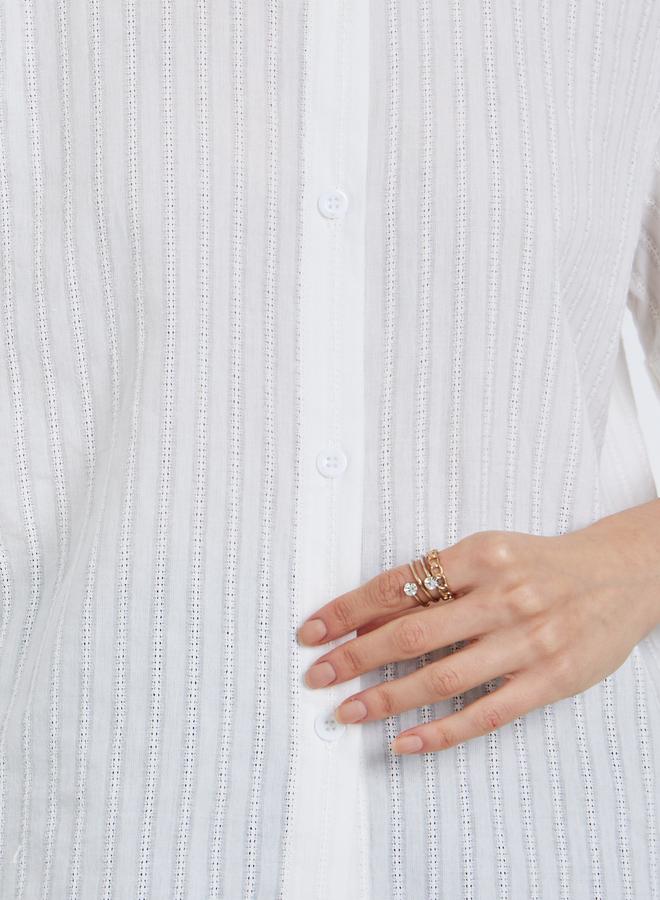 تايك تو قميص نسائي أبيض بأكمام قصيرة ونسيج بارز - Image 3