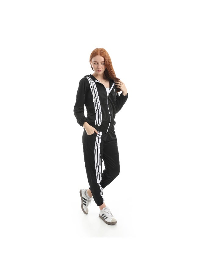 Caesar Women's two-piece tracksuit with front zipper and 4-stripes design - Image 3