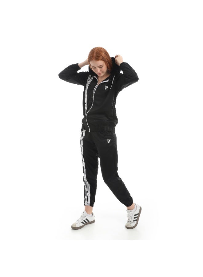 Caesar Women's two-piece tracksuit with front zipper and 4-stripes design - Image 2