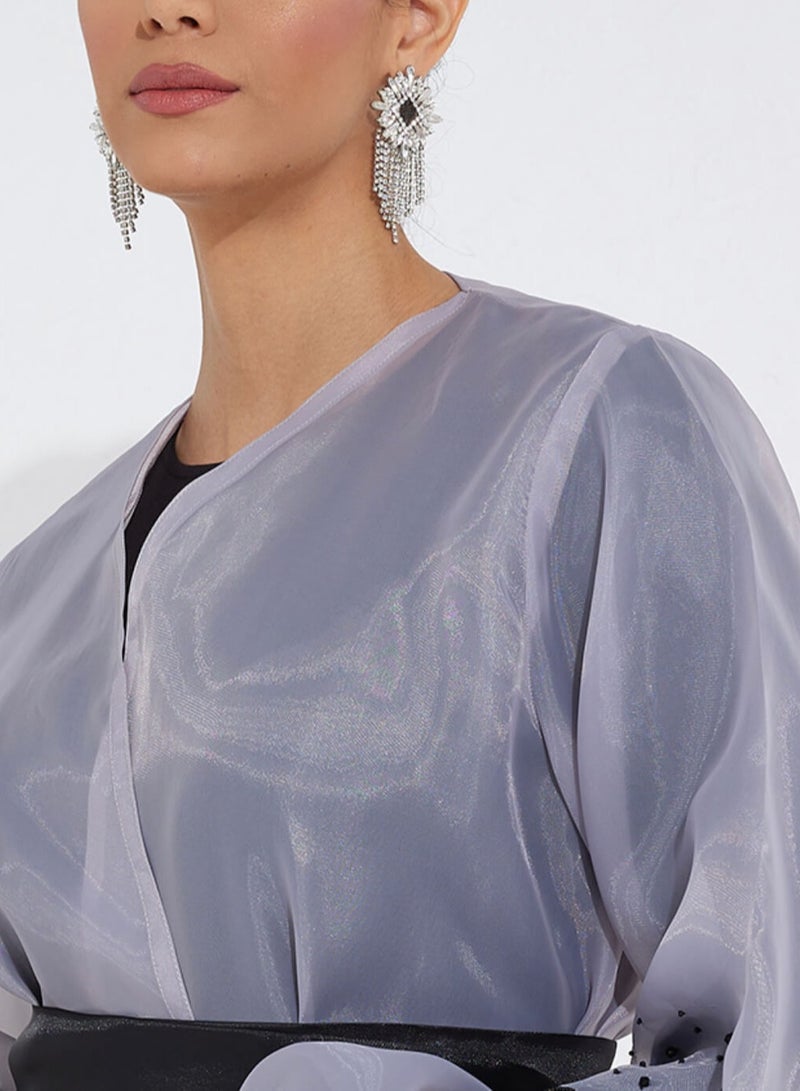 روزيت عباية طقم عباية أورجانزا رمادية مطرزة مع فستان داخلي من ندى - Image 2