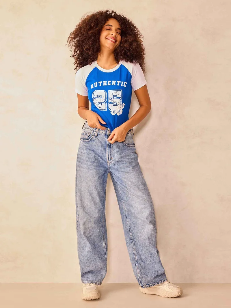 OUTZIDR Blue Raglan Cropped Top With Graphic Print