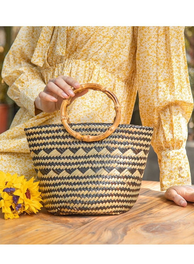 Fashionable Beach Woven Bamboo Handle Hand-Held Leisure Bag  - Image 2