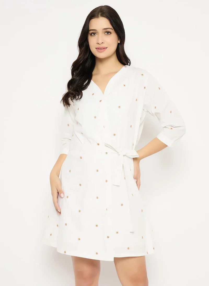 كلوفيا Clovia Floral Embroidery Short Night Dress & Robe Set in White - 100% Cotton