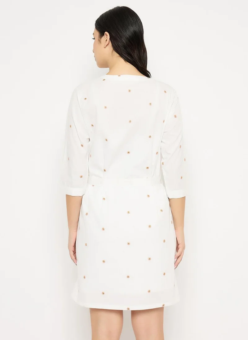 كلوفيا Clovia Floral Embroidery Short Night Dress & Robe Set in White - 100% Cotton