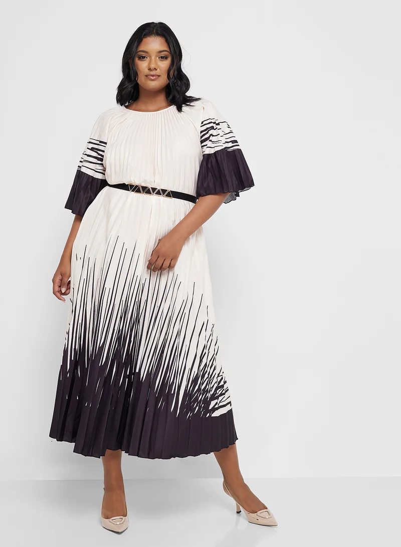 ايلا بلس Pleated Print Dress