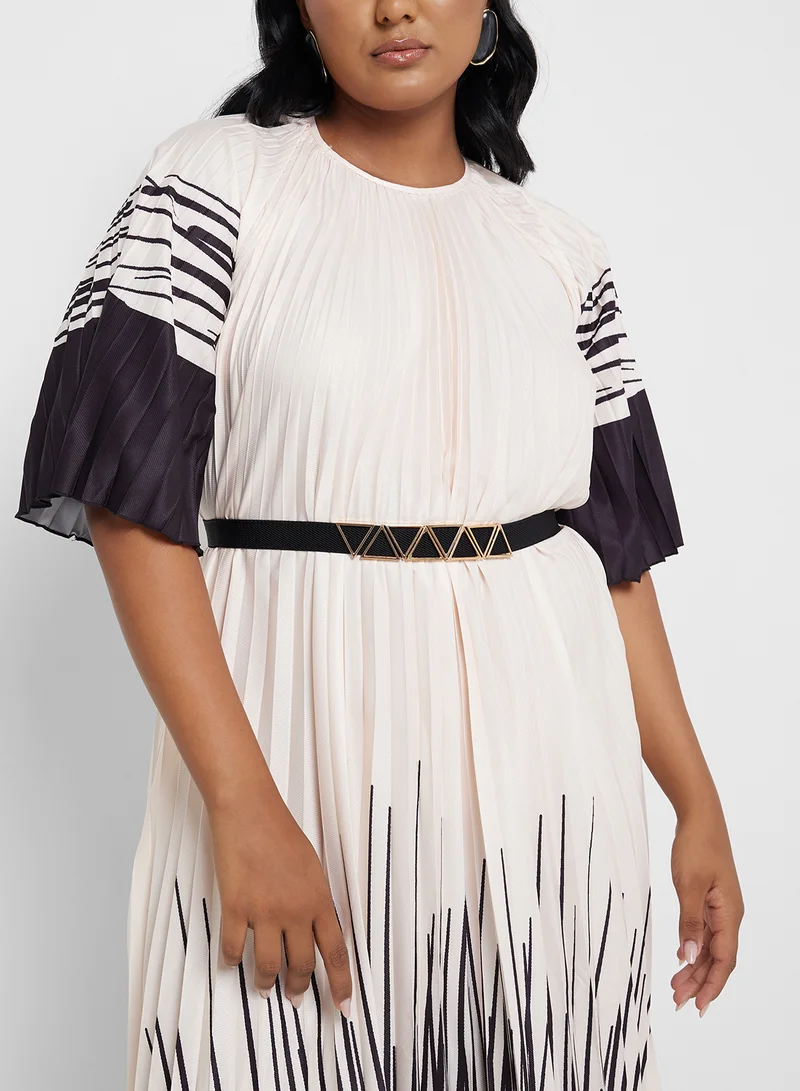 ايلا بلس Pleated Print Dress