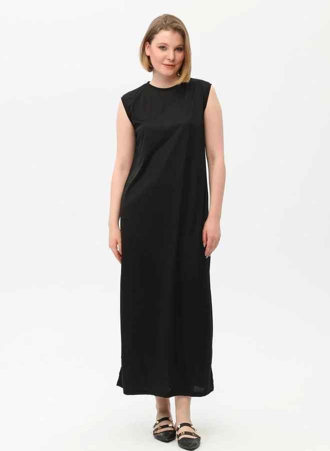 بي ويست Bwest Black Solid Crew Neck Sleeveless Maxi Dress
