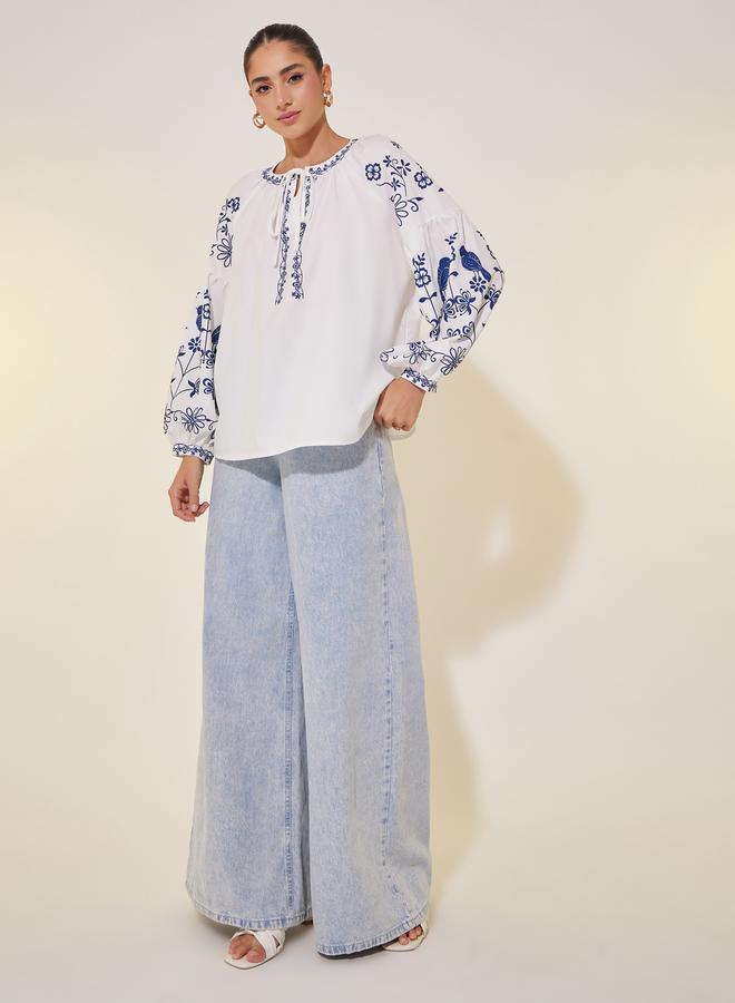 تايك تو بلوزة بأكمام بالون وربطة عنق بطبعة - Image 2