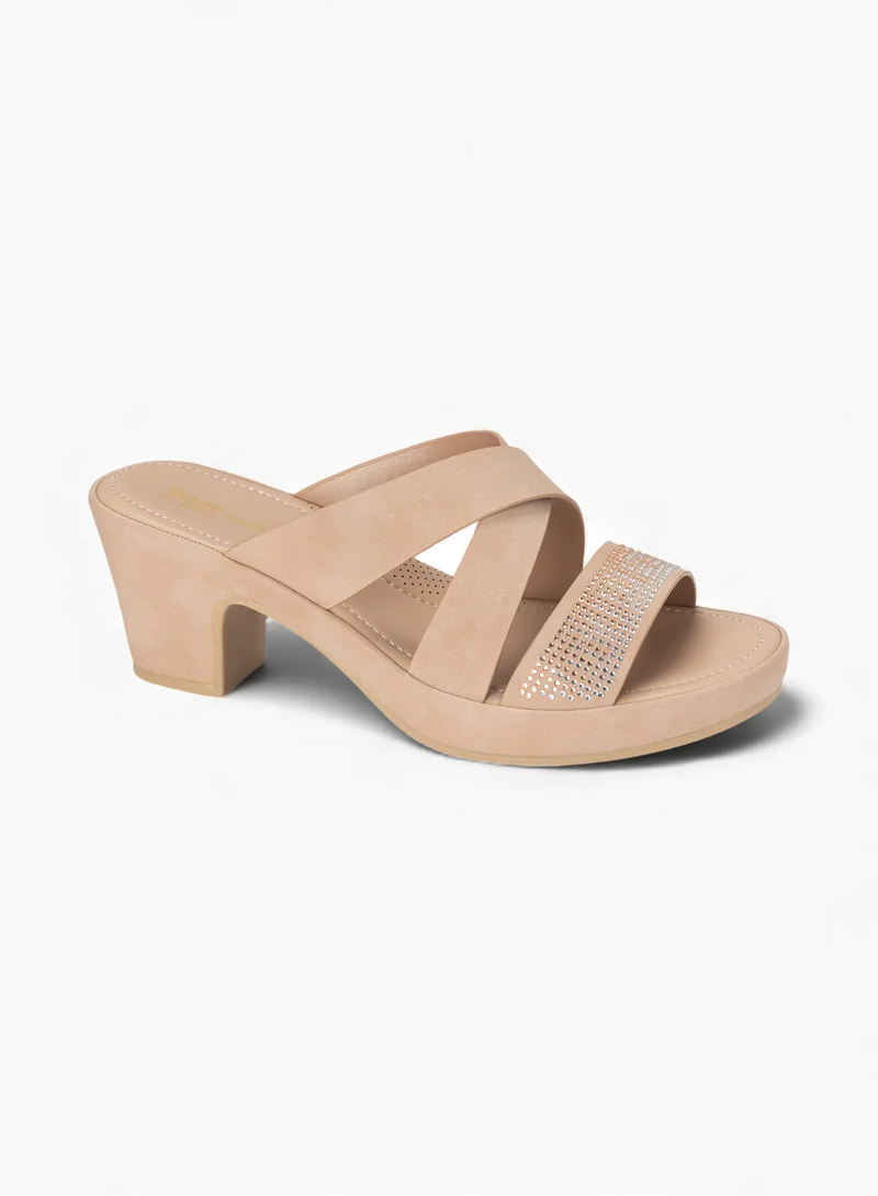 باتا كومفيت صندل بكعب انزلاقي مزود بتفاصيل من أحجار الراين