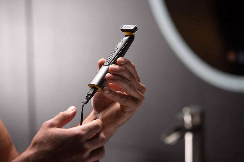 Micro Touch مايكرو تاتش سولو تيتانيوم، ماكينة حلاقة قابلة لإعادة الشحن لللحية والجسم تقص، وتحدد، وتحلق، وتعتني باللحية. - Image 3