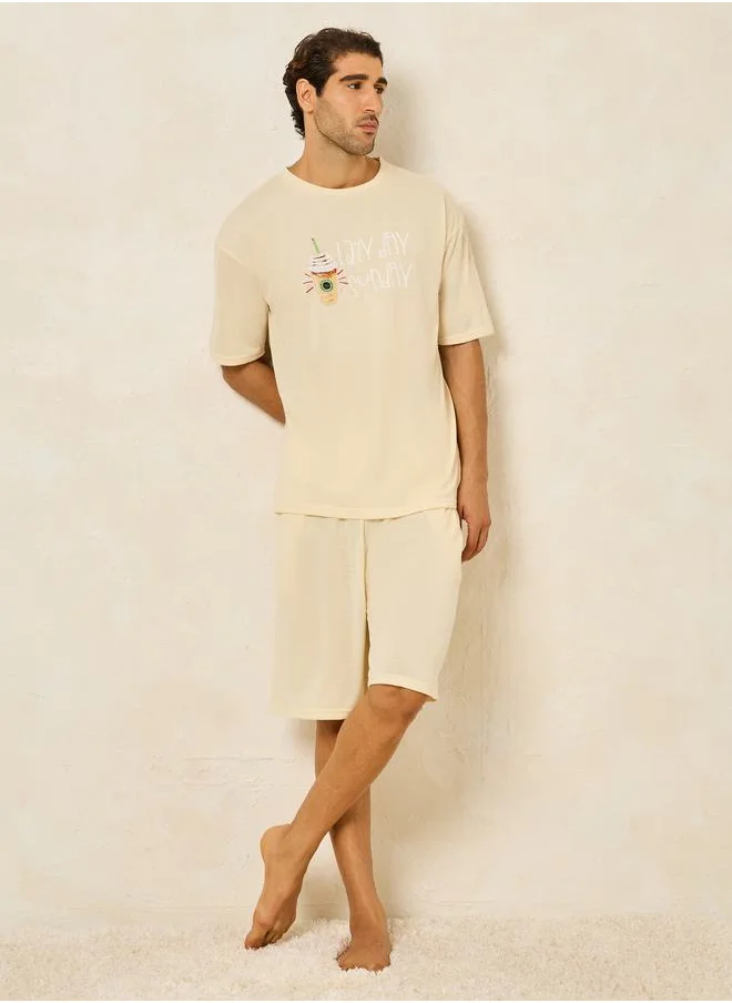 ستايلي Lazy Day Graphic T-Shirt & Shorts Set