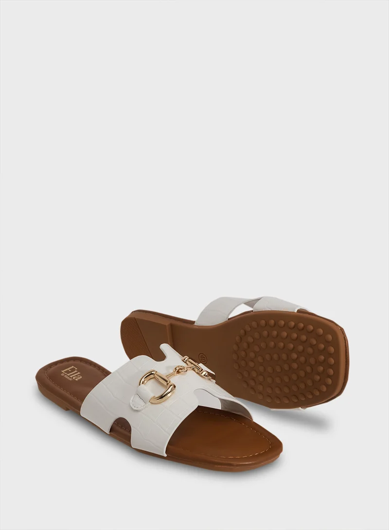 ايلا صندل نسائي مسطح