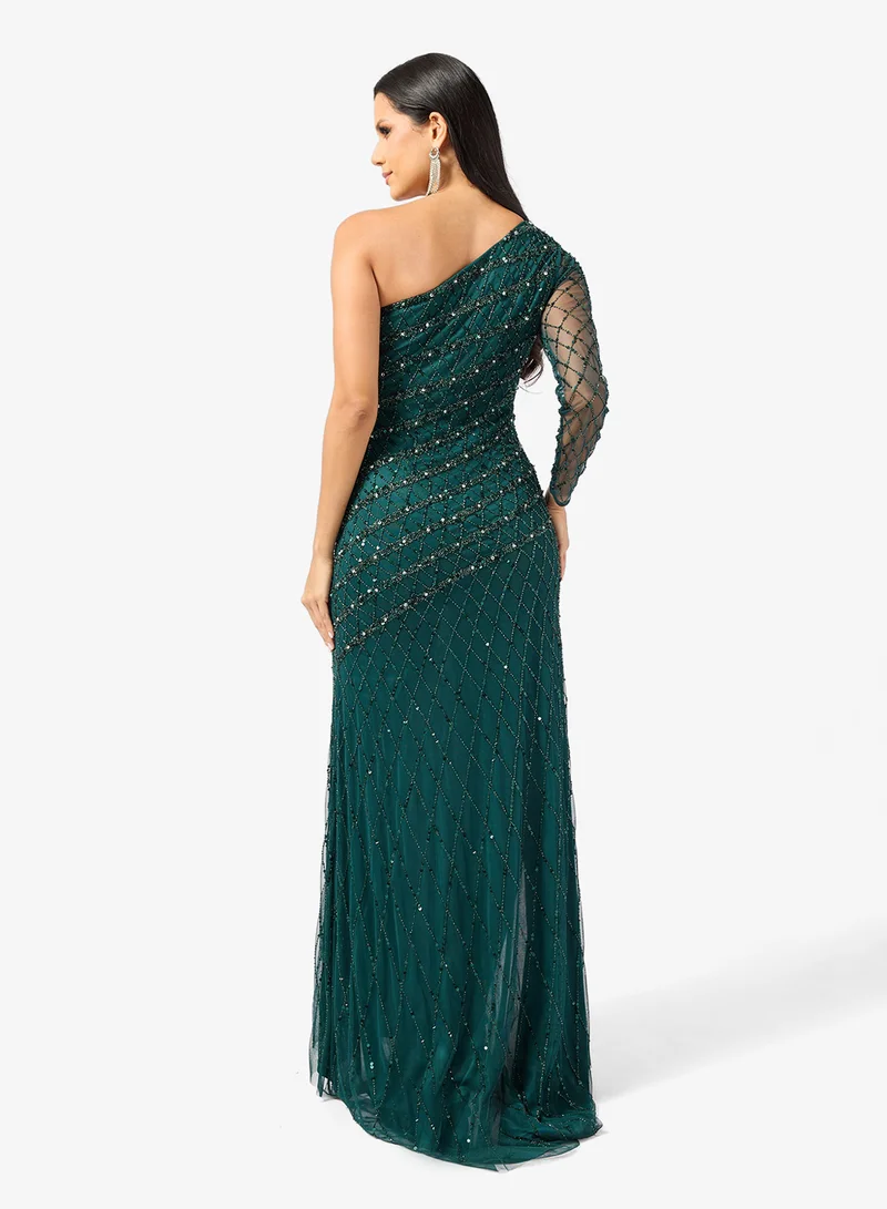 نمشي x فستان سهرة بكتف واحد مزين بالخرز