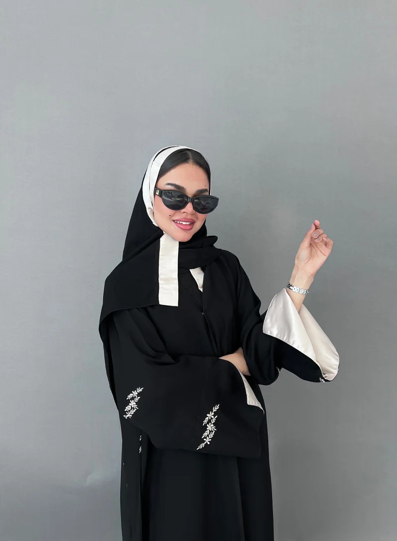 Lusin Abaya Black Abaya with Beige Back Embroidery and Beige-Lined Sleeves