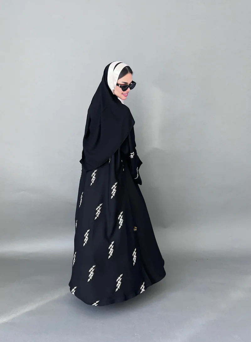 Lusin Abaya Black Abaya with Beige Back Embroidery and Beige-Lined Sleeves