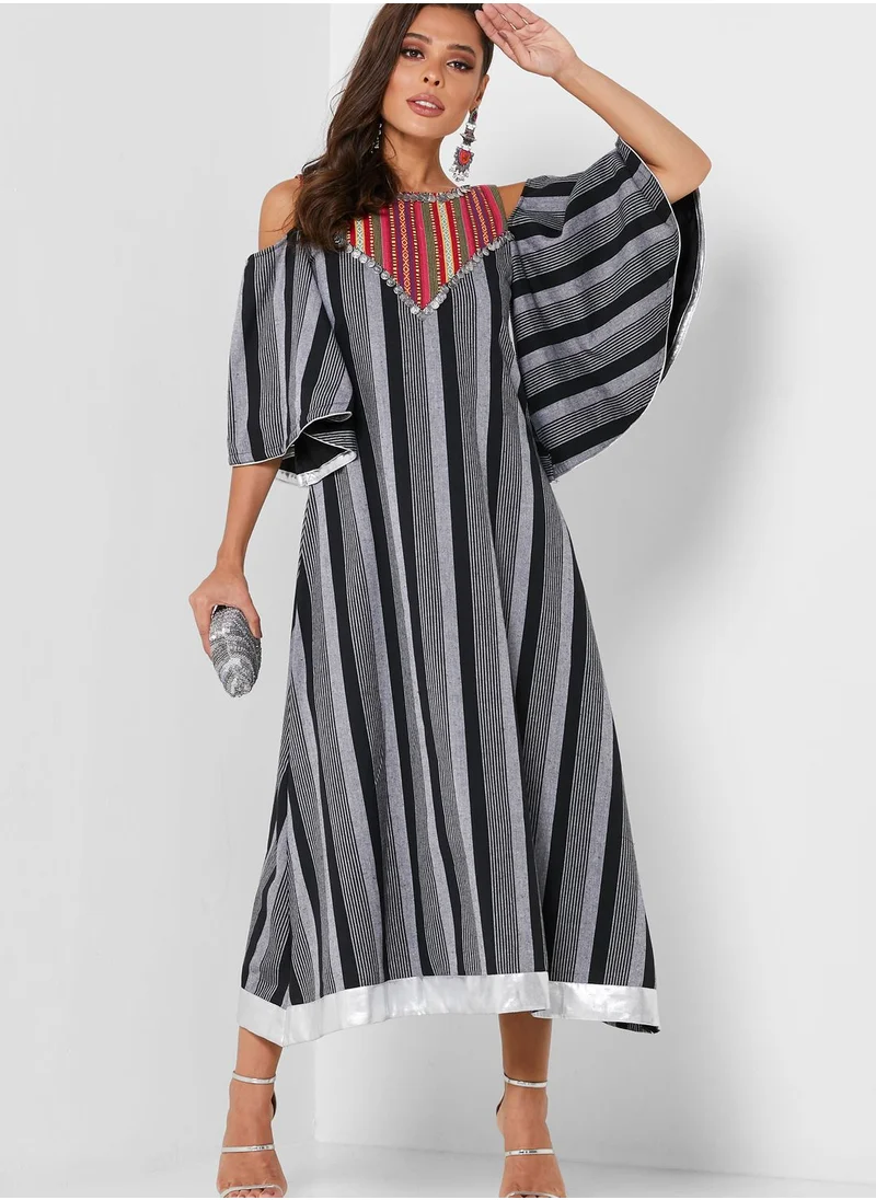 Metanoia Cold Shoulder Printed Abaya