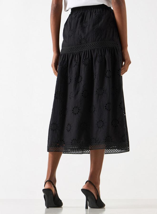 تواكستريمز تنورة ميدي إيه لاين بارزة الملمس بخصر مطاطي وتفاصيل شيفلي من تو إكستريمز - Image 3