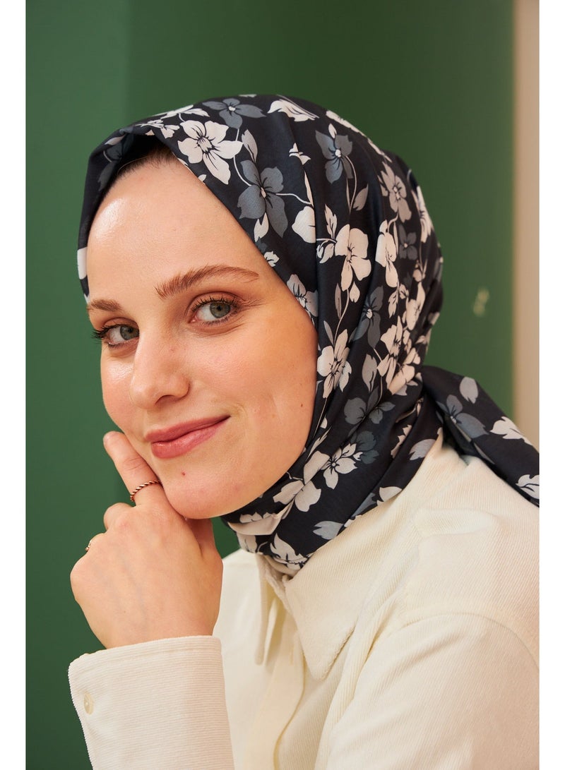 شال حجاب ناعم من مزيج القطن بنقشة زهور صغيرة - Image 1