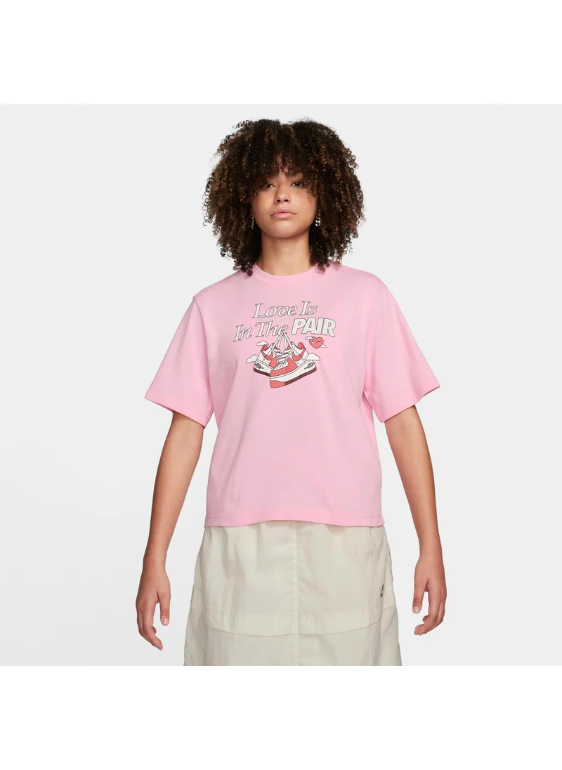 Nike Women's Sportswear Boxy T-Shirt